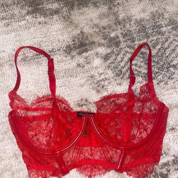 Agent Provocateur Soirée Red Adar's Lace & Swarovski Bra with matching thong - Picture 1 of 12